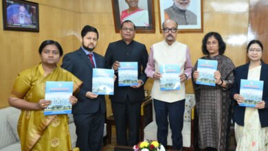 29A 122 CG News: राज्यपाल डेका को लोक सेवा आयोग की कार्यवाहक अध्यक्ष सुशांडिल्य ने वार्षिक प्रतिवेदन सौंपा