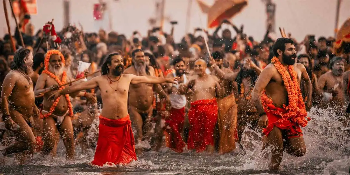 MahaKumbh 2025: त्रिवेणी संगम तक पहुंचने के 6 बेहतरीन रास्ते, जानें यात्रा के सुगम रास्ते 1 6 best ways Triveni Sangam