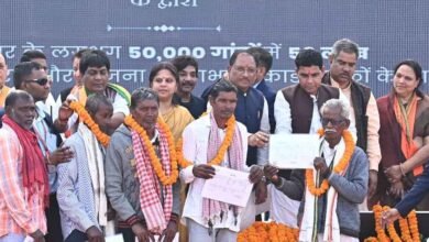 Cg 09 1 10 छत्तीसगढ़-महासमुंद में मुख्यमंत्री विष्णु देव साय ने बांटे स्वामित्व कार्ड, 10 जिलों में लाखों लोगों को मिले पक्के