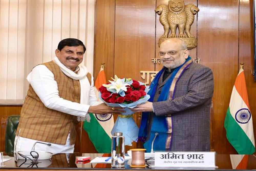 केन्द्रीय मंत्री शाह ने म.प्र. में लागू ई-समन प्रणाली की सराहना की 1 cm mohan amit sha केन्द्रीय मंत्री शाह ने म.प्र. में लागू ई-समन प्रणाली की सराहना की