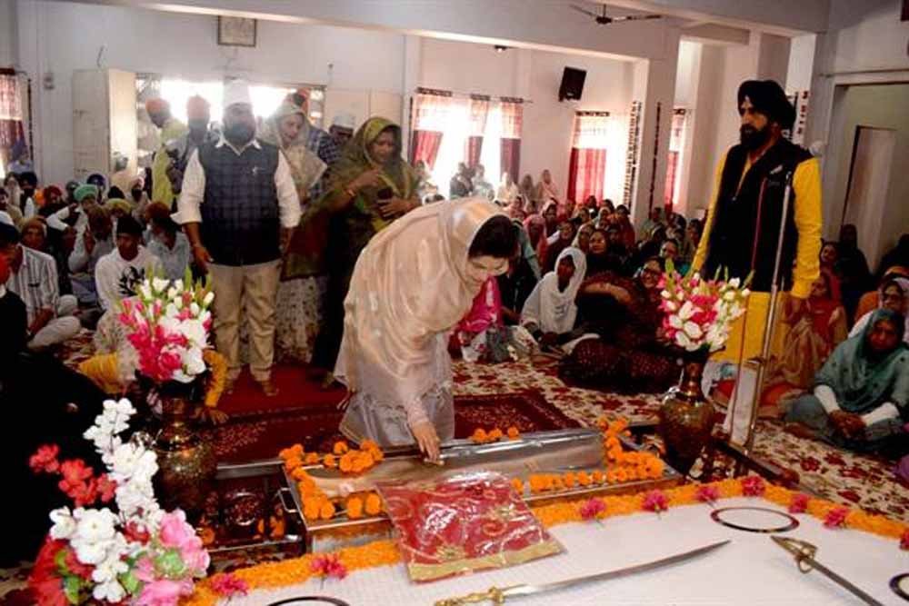 गुरु गोविंद सिंह जी पूरे समाज के लिए प्रेरणा का स्रोत है : राज्यमंत्री श्रीमती गौर 1 gour गुरु गोविंद सिंह जी पूरे समाज के लिए प्रेरणा का स्रोत है : राज्यमंत्री श्रीमती गौर