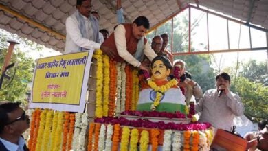malya अमर शहीद हेमू कालाणी की प्रतिमा पर मुख्यमंत्री डॉ. यादव ने किया माल्यार्पण