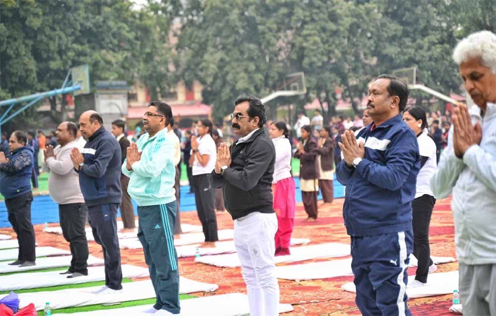 सूर्य नमस्कार, ऊर्जा का उद्गम और युवा ऊर्जा का प्रवाह - लोक निर्माण मंत्री सिंह 1 mi सूर्य नमस्कार, ऊर्जा का उद्गम और युवा ऊर्जा का प्रवाह - लोक निर्माण मंत्री सिंह