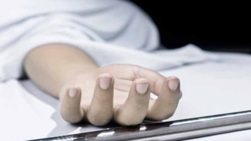7वीं के छात्र की पेड़ पर लटकी मिली लाश, घटना स्थल से बीयर की बोतल, पानी पाउच और चाकू बरामद 1 mout 1 7वीं के छात्र की पेड़ पर लटकी मिली लाश, घटना स्थल से बीयर की बोतल, पानी पाउच और चाकू बरामद