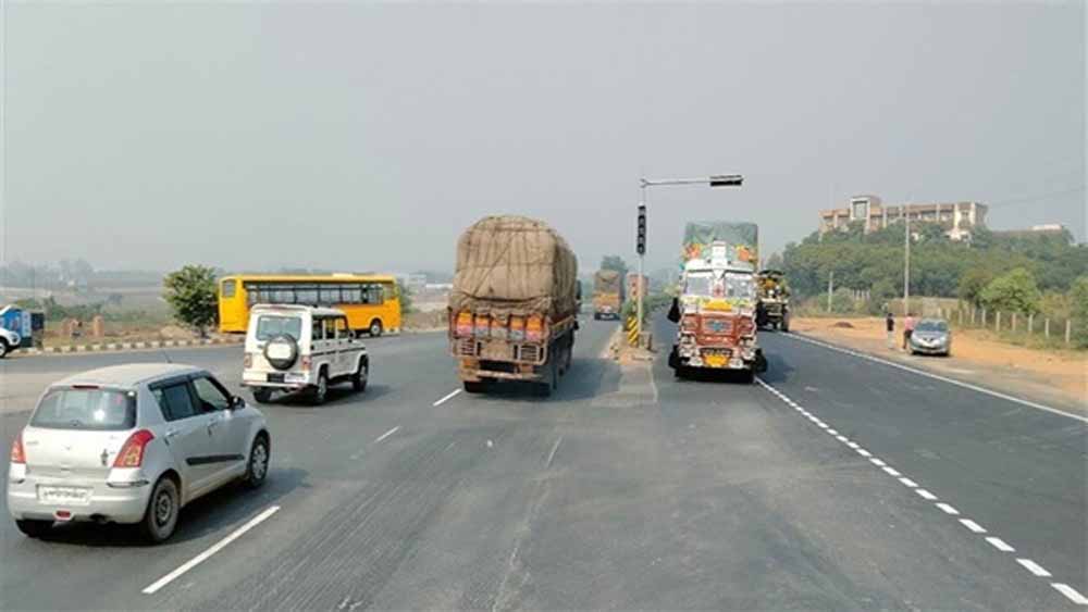 सिंहस्थ 2028 के लिए प्रदेश सरकार ने इंदौर के हातोद क्षेत्र से उज्जैन के सिंहस्थ बायपास तक नई सड़क बनाने की घोषणा की 1 road सिंहस्थ 2028 के लिए प्रदेश सरकार ने इंदौर के हातोद क्षेत्र से उज्जैन के सिंहस्थ बायपास तक नई सड़क बनाने की घोषणा की