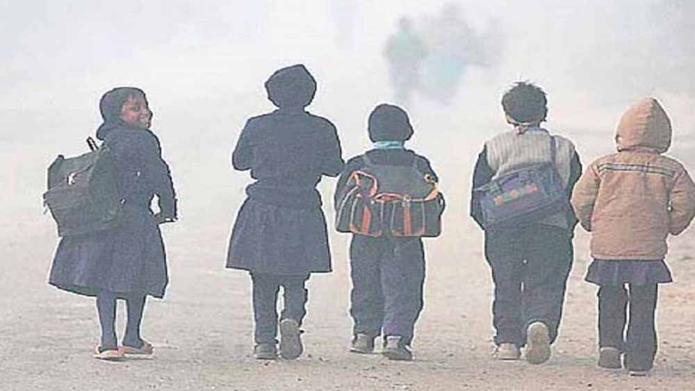 शीतलहर के चलते ग्वालियर में स्कूलों की छुट्टी, 31 जनवरी तक बदला समय 1 school1 2 शीतलहर के चलते ग्वालियर में स्कूलों की छुट्टी, 31 जनवरी तक बदला समय