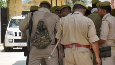 2A 31 इंदौर में पुलिस हवलदार को सिपाही बना दिया गया, उसने 400 दिनों तक एक शिकायत को दबाकर रखा था