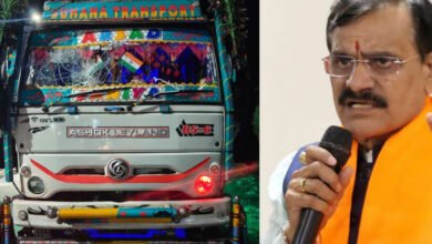 2A 35 बाल-बाल बचे प्रदेश अध्यक्ष शर्मा काफिले को ट्रक ने मारी टक्कर, 8 पुलिस वाहन क्षतिग्रस्त