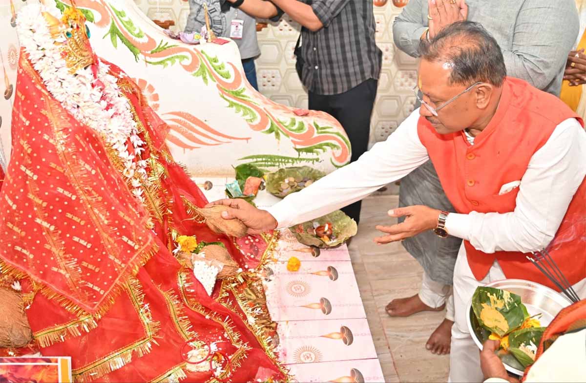 CG News: बसंत पंचमी पर्व पर मुख्यमंत्री साय मां शारदा धाम पहुंचे 1 CG News