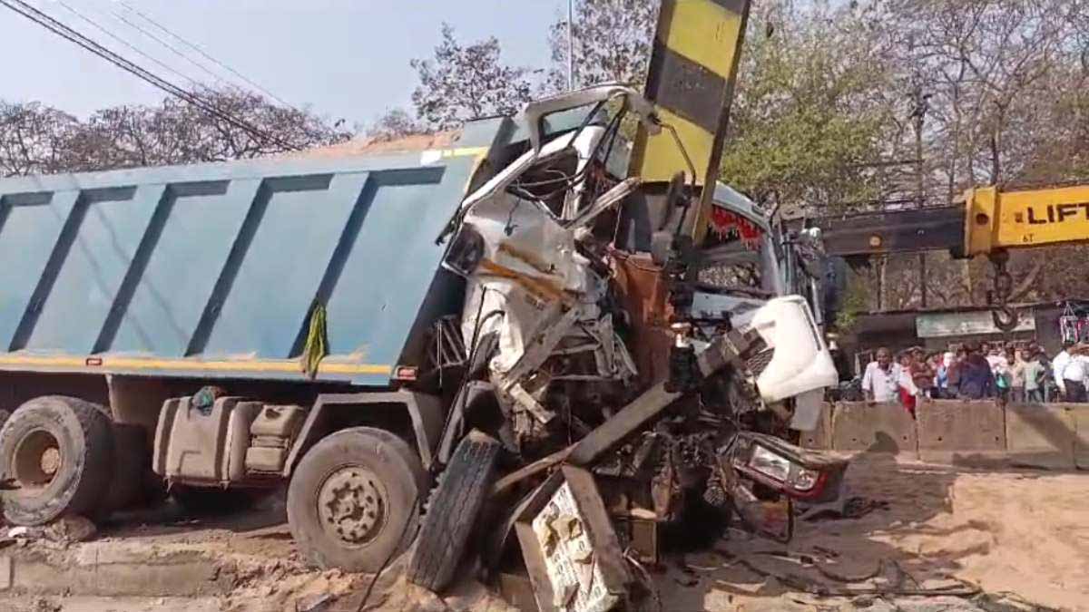 CG News: हाईवा ने बाइक सवार को ठोकर मार खंभे से जा टकराई 1 CG News
