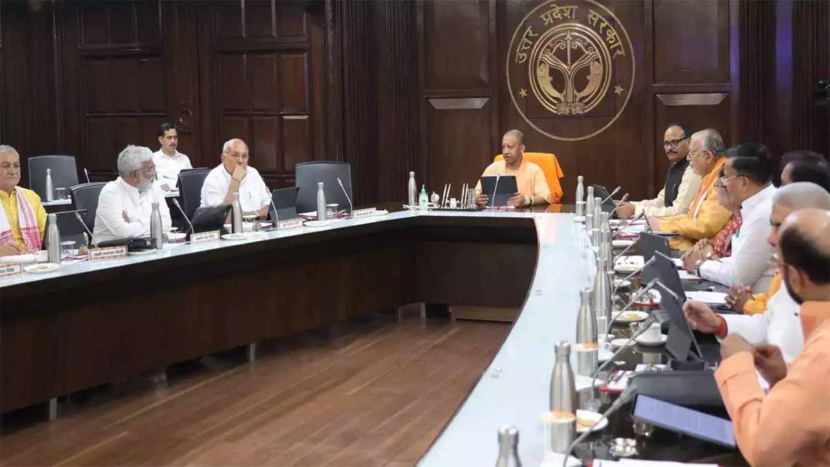 UP Cabinet News: CM योगी की अध्यक्षता में हुई कैबिनेट बैठक में 11 प्रस्तावों पर लगी मुहर 1 UP Cabinet Meeting
