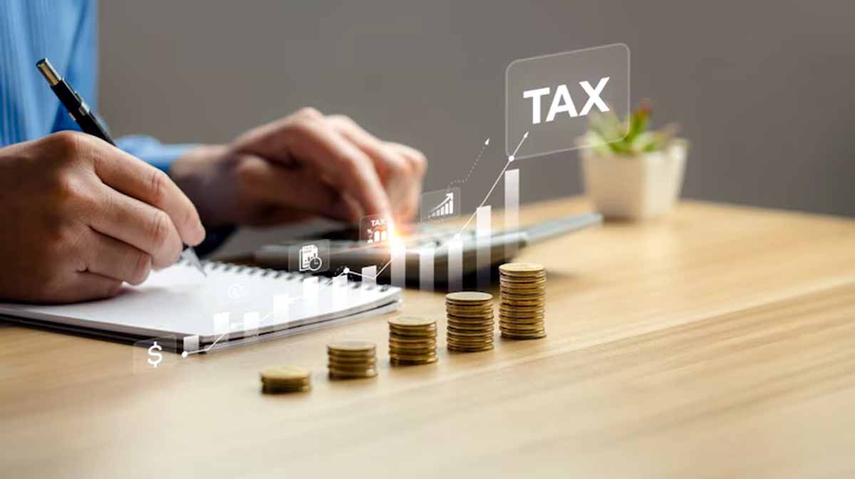 1 अप्रैल से बदल रहे Income Tax Rule, जानें किसे होगा फायदा 1 Income Tax Slab