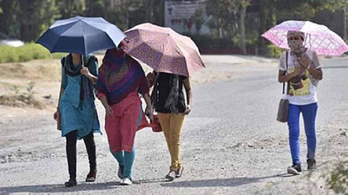 MP Weather News: खजुराहो में सीजन में पहली बार पारा 41.4 डिग्री दर्ज किया गया, आज से थोड़ी राहत 1 MP Weather News