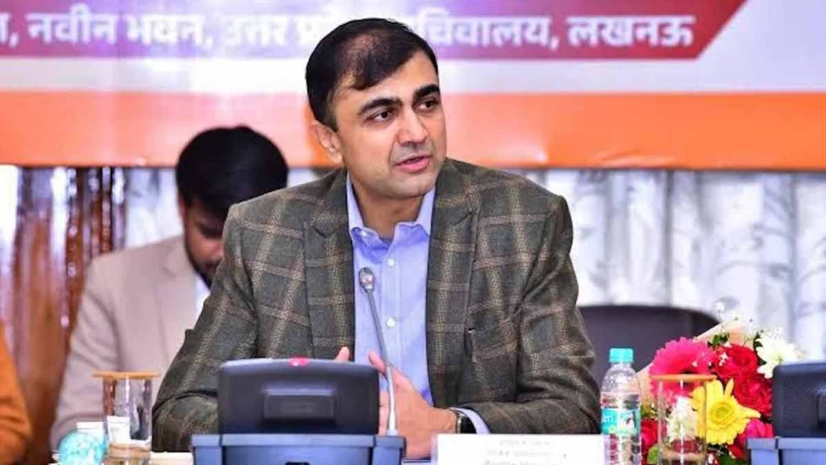 UP News: यूपी के सीनियर IAS अधिकारी अभिषेक प्रकाश को किया सस्पेंड, उद्यमी से कमीशन मांगने का मामला सामने आया 1 UP News