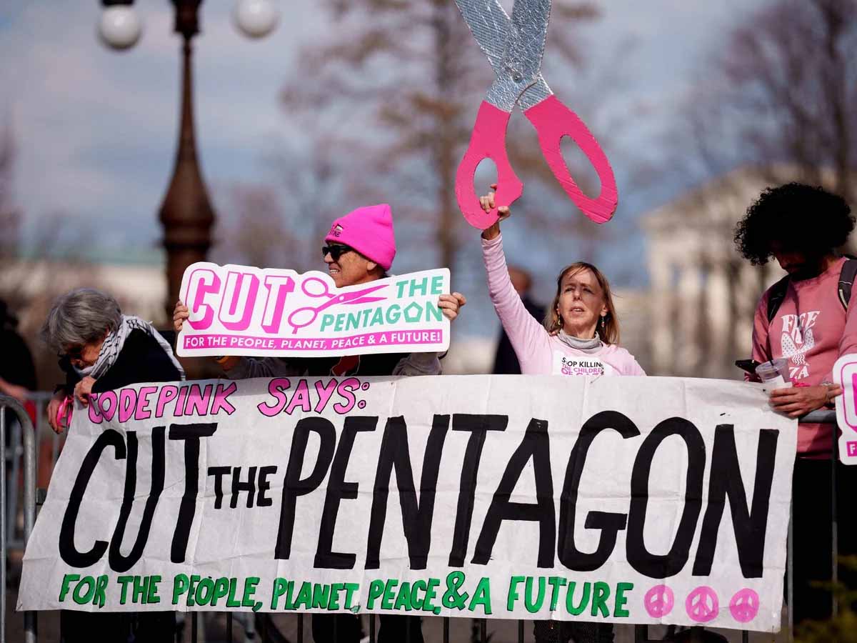 US रक्षा विभाग करेगा 60 हजार लोगों की छंटनी 1 US