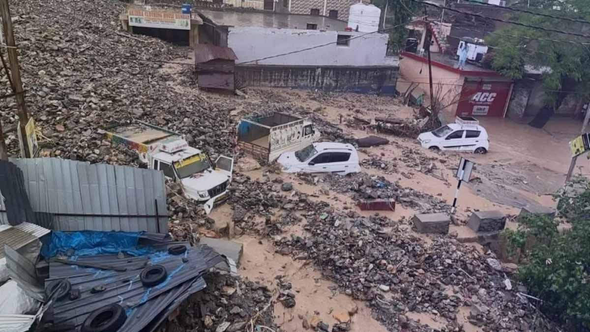 Jammu & Kashmir disaster: रामबन में बादल फटने से 5 की मौत, चारों तरफ बर्बादी का मंजर 1 Jammu & Kashmir Ramban Cloudburst