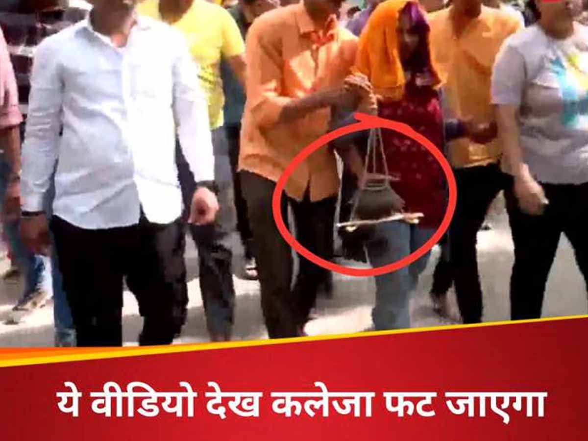 Pahlgam Death: पुणे निवासी संतोष जगदाले की बेटी ने खून से सने वही कपड़े पहनकर पिता की अर्थी को कंधा दिया 1 santosh jagdale's daughter blood clothes