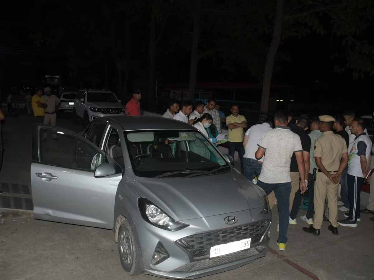 Desh News: हरियाणा के कारोबारी परिवार ने POISON खाकर दी जान, कार में मिले 7 शव 1 Desh News Haryana family suicide