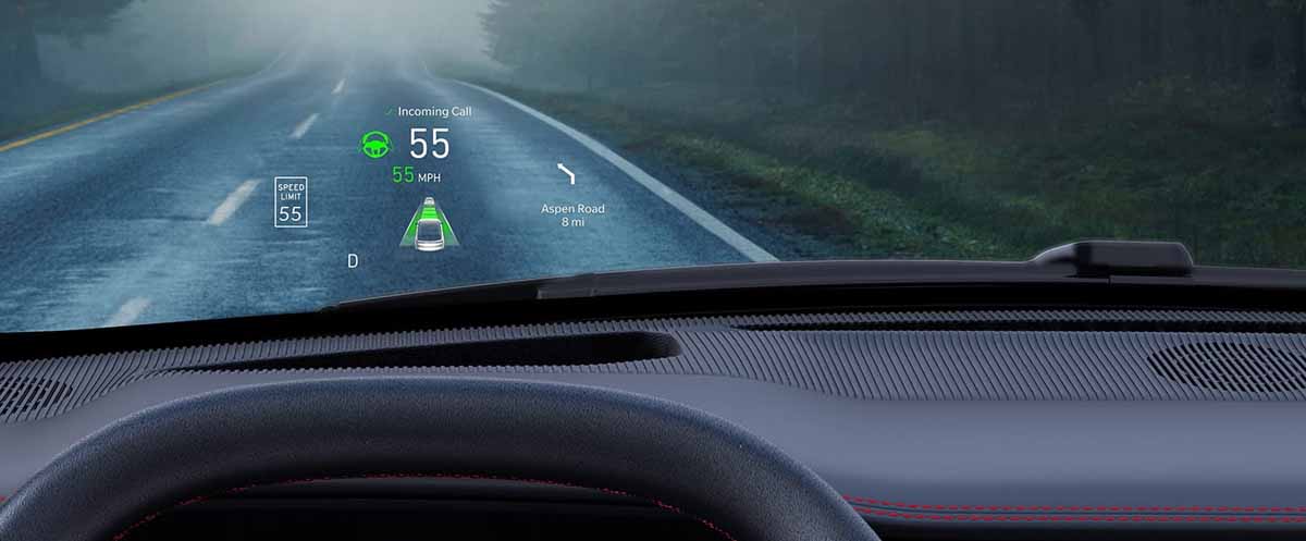 Car में ये 5 Features आपका सफर बनाते हैं सुविधाजनक, जानिए कौन से हैं ये ट्रेंडिंग फीचर्स 2 Heads-up display Car Trending Features