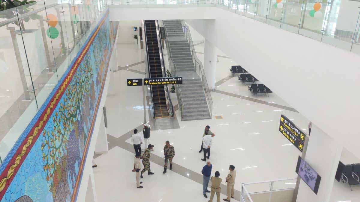 MP Airport News: डुमना एयरपोर्ट पर अमेरिकी महिला के पास मिला प्रतिबंधित GPS, मचा हड़कंप 1 american women at dumna airport gps