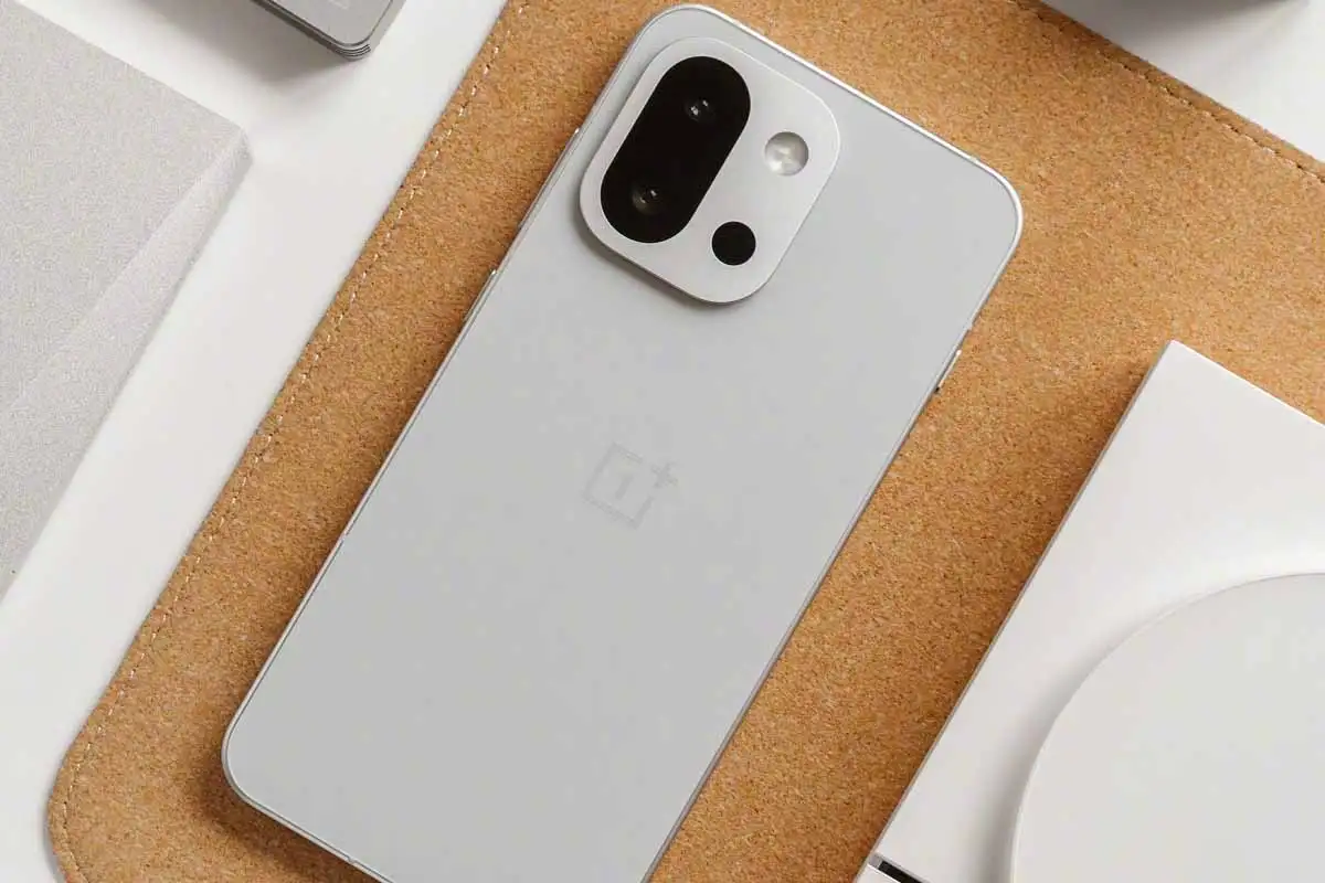OnePlus 15T डिटेल्स लीक, इस दमदार फोन में क्या होगा खास 1 OnePlus 15T