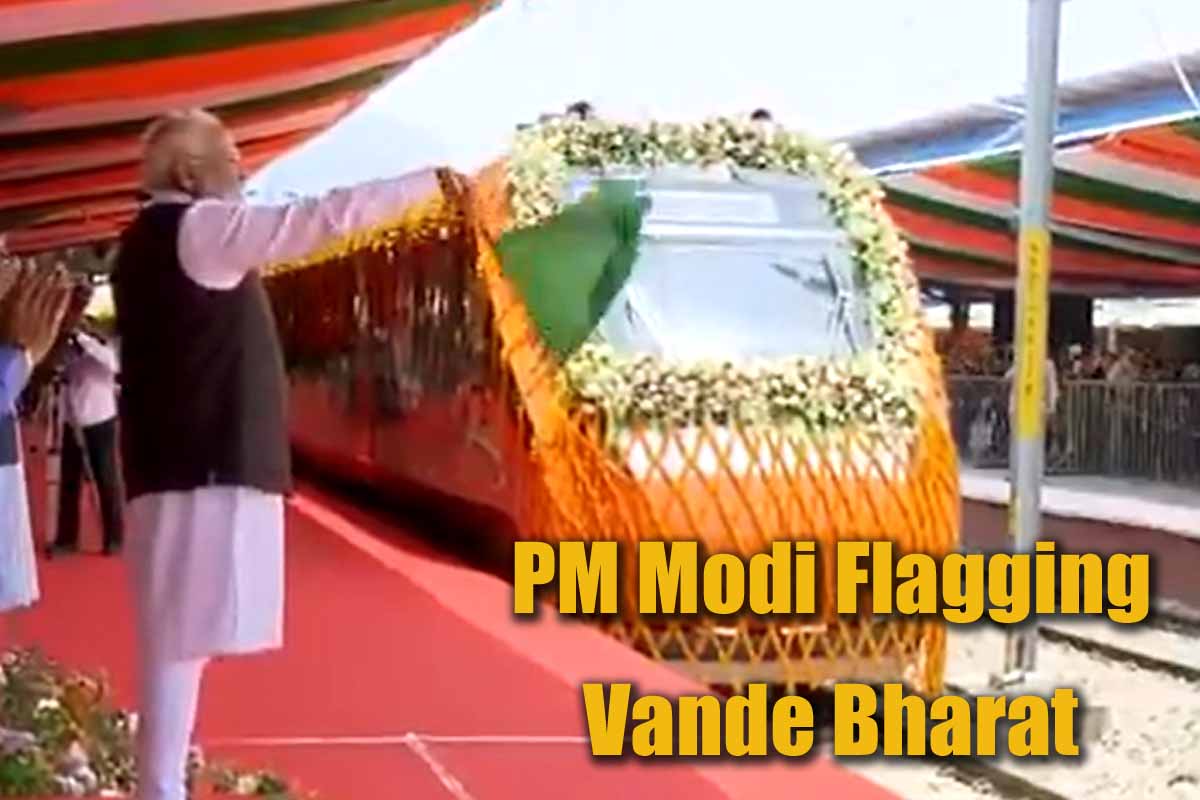 PM Modi Flagging Vande Bharat 