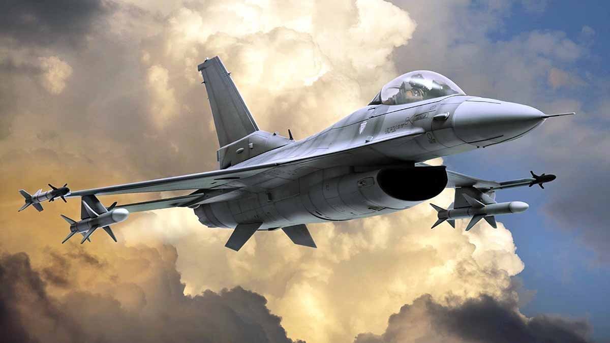 Ukraine-Rusia War Update: रूसी हमले में यूक्रेन का अमेरिकी F-16 तबाह, पायलट की भी मौत 1 Ukraine-Russia War Update F-16 Destroyed