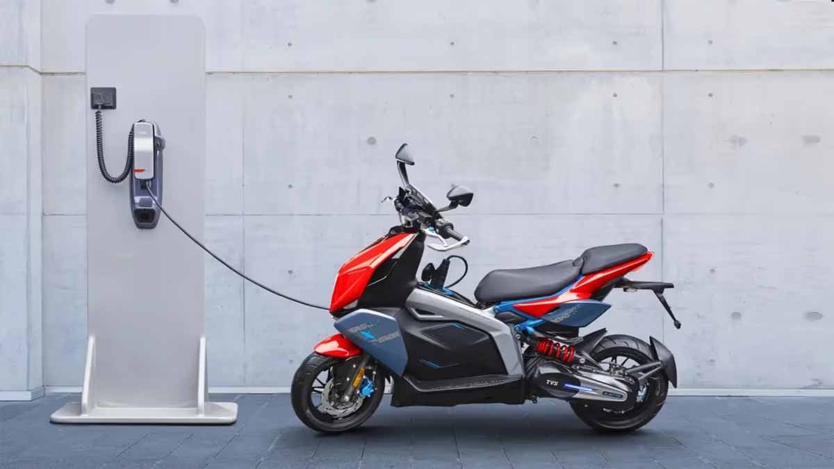 TVS ला रहा है सस्ता इलेक्ट्रिक स्कूटर, स्लीक लुक और दमदार फीचर्स से लैस बजाज और ओला को देगा टक्कर, जानें कीमत 1 tvs orbiter