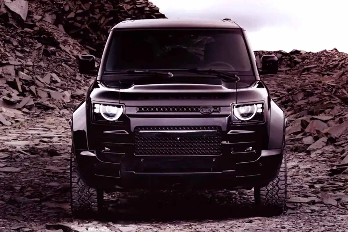 Defender Octa Black Edition लांच, दमदार 626bhp V8 इंजन और लग्जरी फीचर्स के साथ ऑल-ब्लैक लुक 1 Defender Octa Black Edition