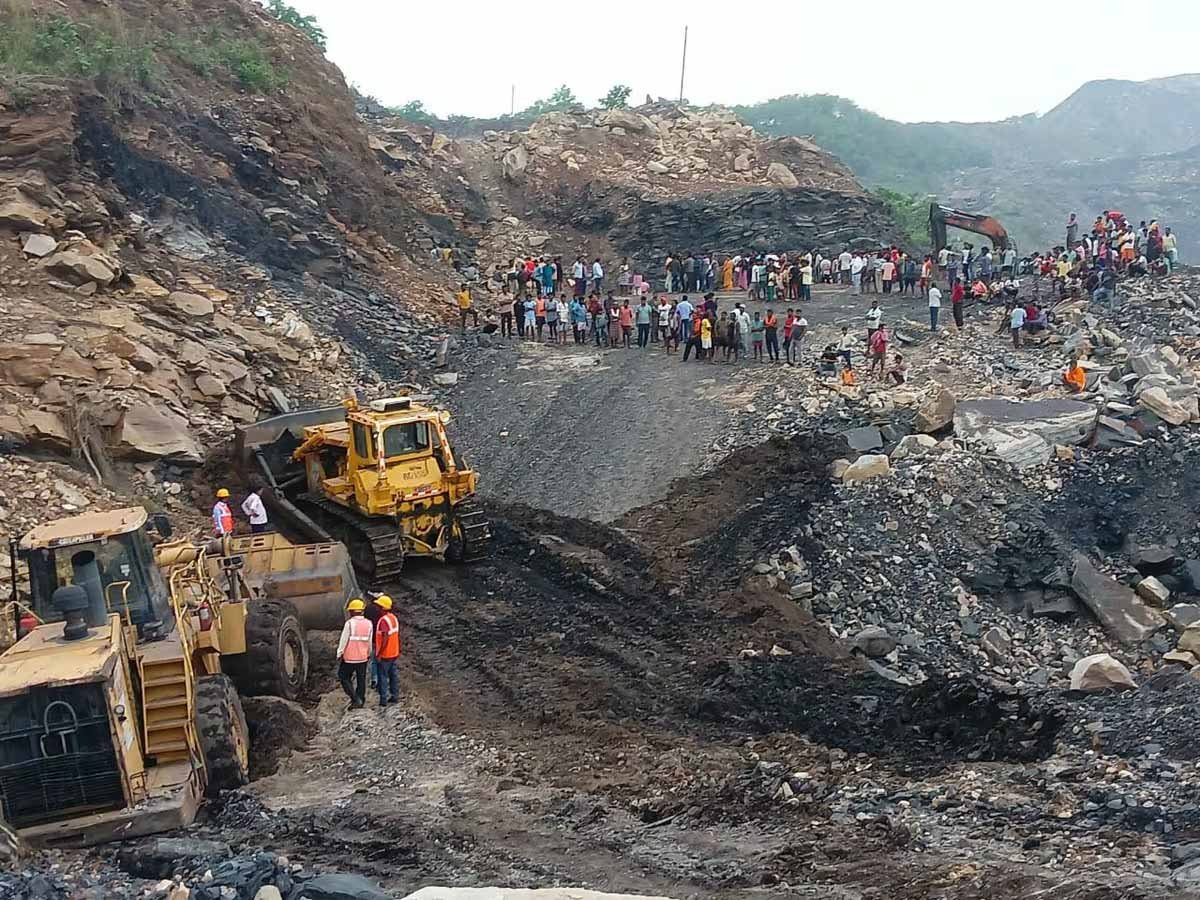 Desh News Jharkhand Coal Mine Collapse