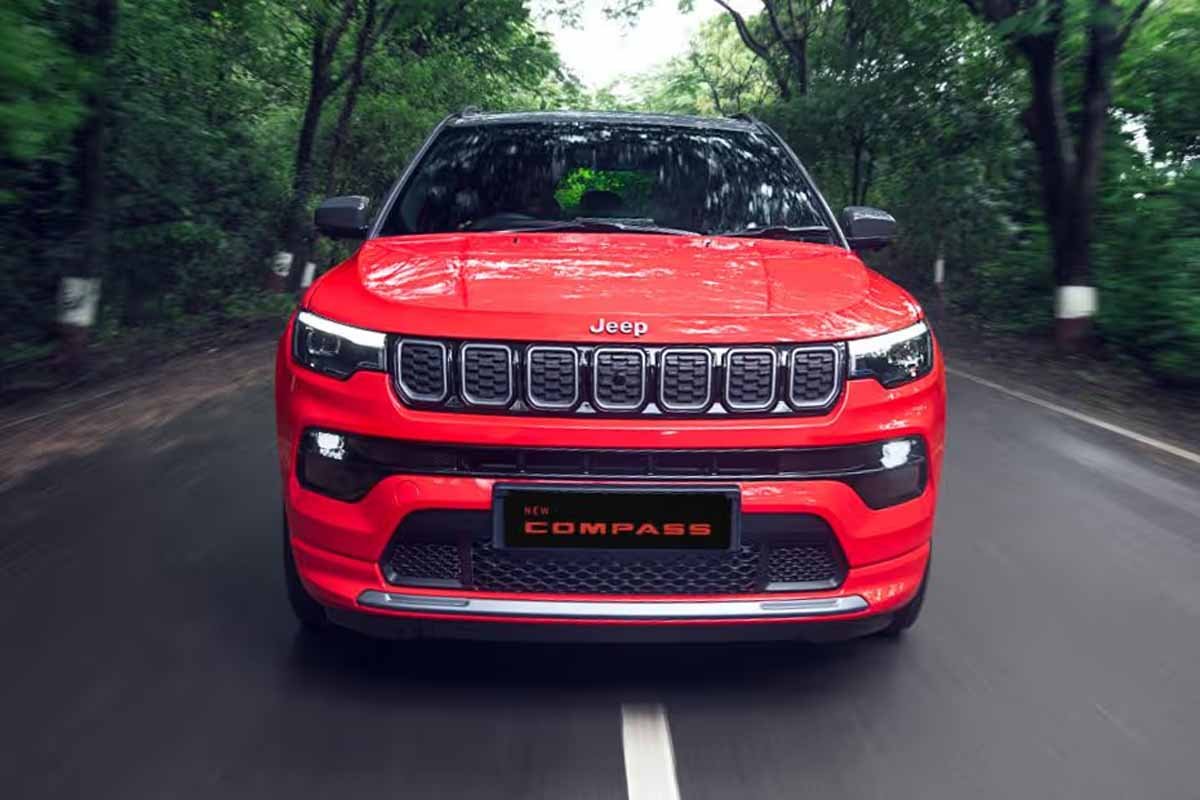 जुलाई में 2.95 लाख तक सस्ती मिल रही Jeep Compass SUV, टाटा हैरियर को टक्कर देने आ रही फीचर्स और छूट में बेस्ट 1 Jeep Compass SUV