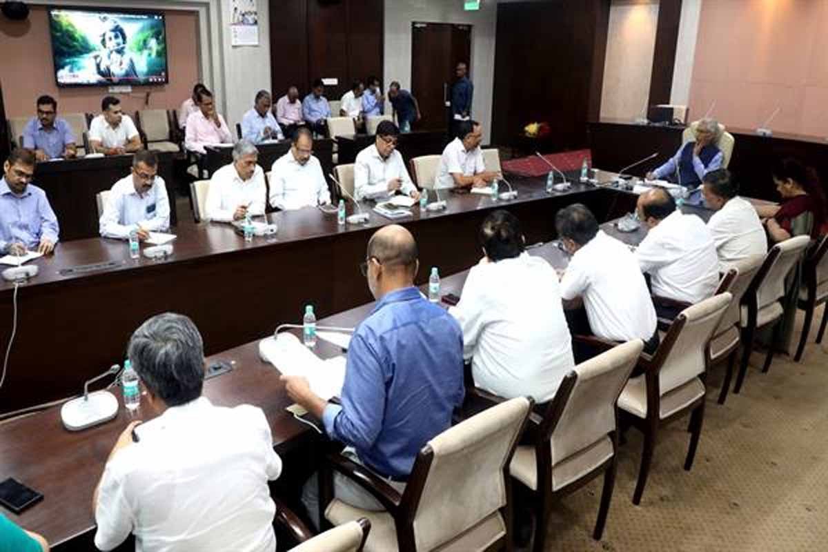MP News: नगरीय विकास एवं आवास विभाग से संबंधित कार्यों की ली जाएगी समीक्षा, अपर मुख्य सचिव संजय दुबे ने दिए निर्देश 1 sanjay dubey inspection